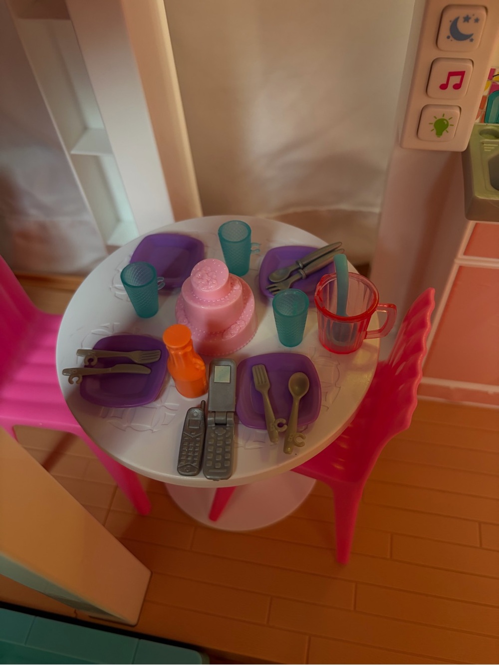 Barbie  Dream Multi-Level Playhouse in Pink, Purple, Teal includes accessories - Picture 9 of 10